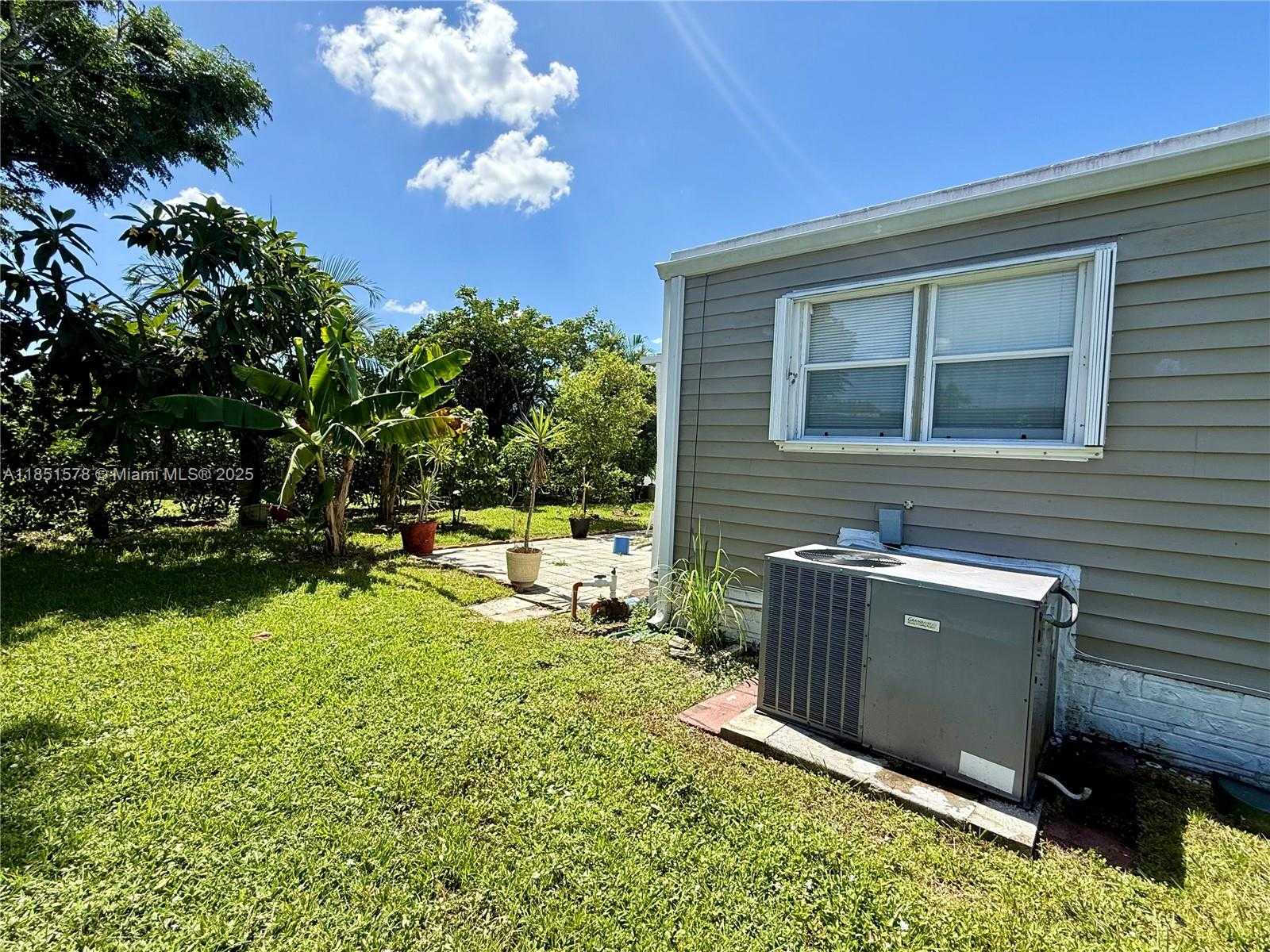 Small Image of 1920 SOUTH WEST 84TH AVE, Davie Number 21