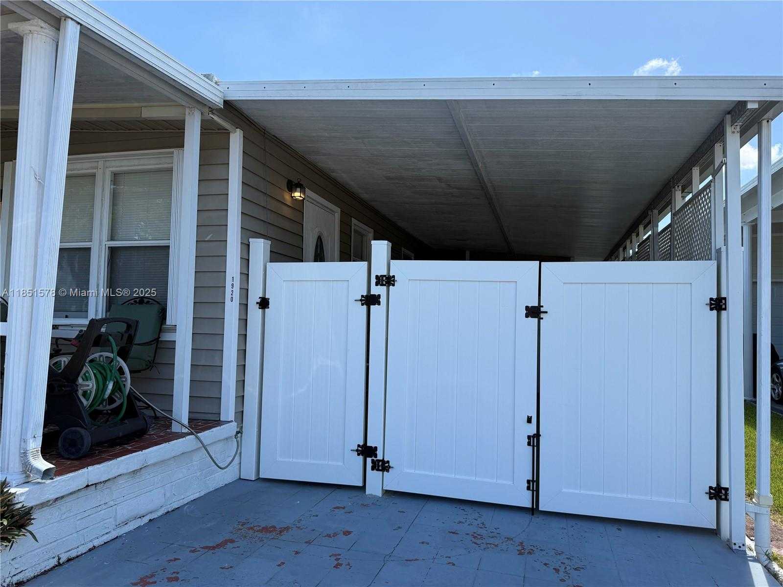 Small Image of 1920 SOUTH WEST 84TH AVE, Davie Number 27
