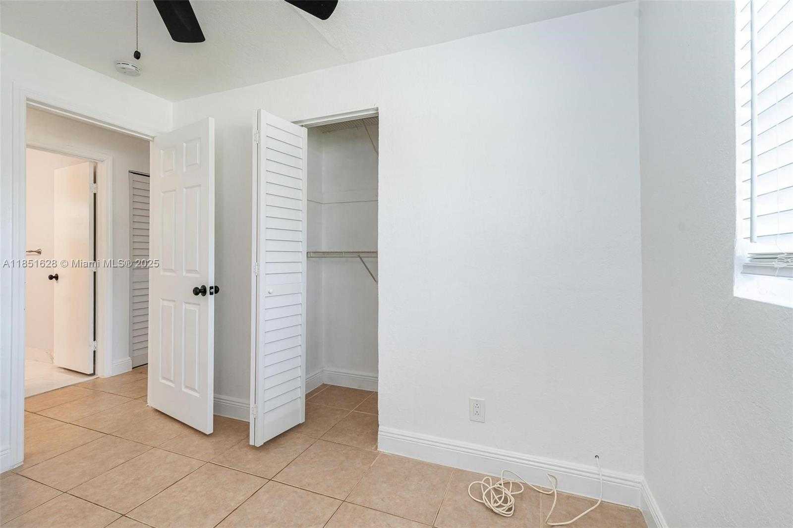 Small Image of 5615 SIMMS ST, Hollywood Number 13