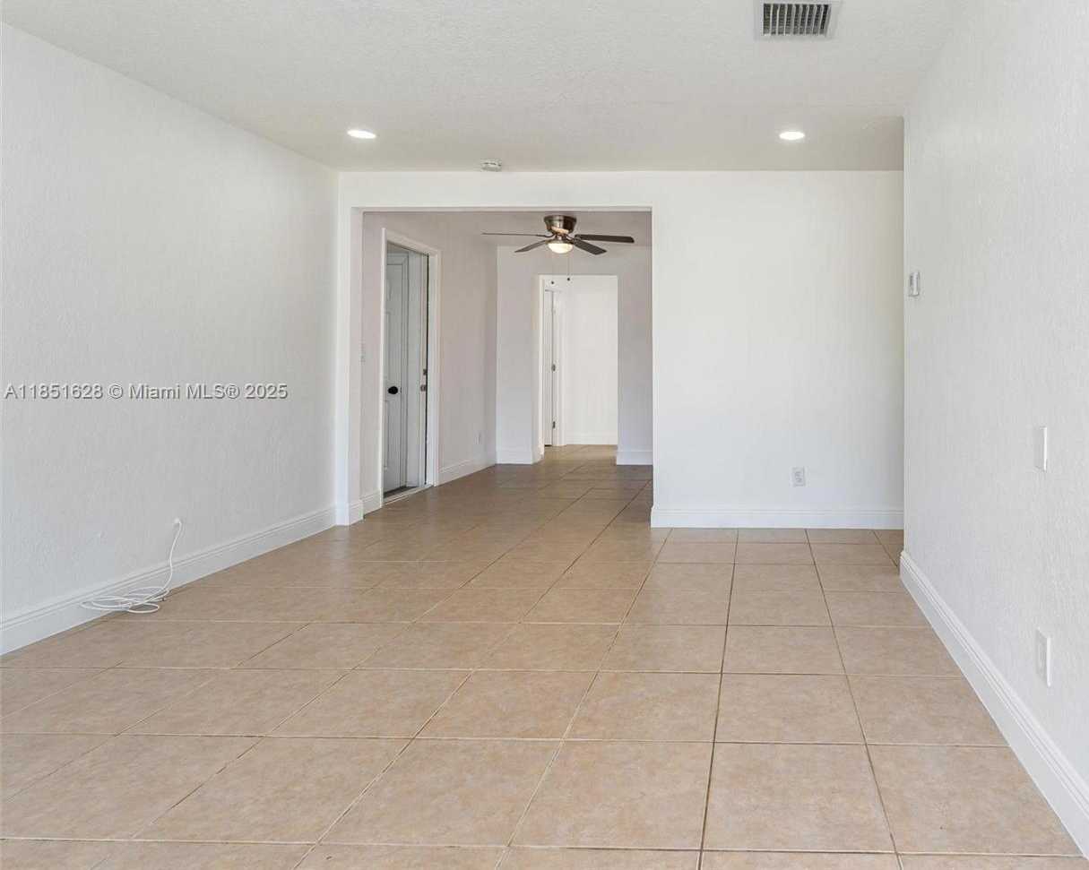 Small Image of 5615 SIMMS ST, Hollywood Number 14