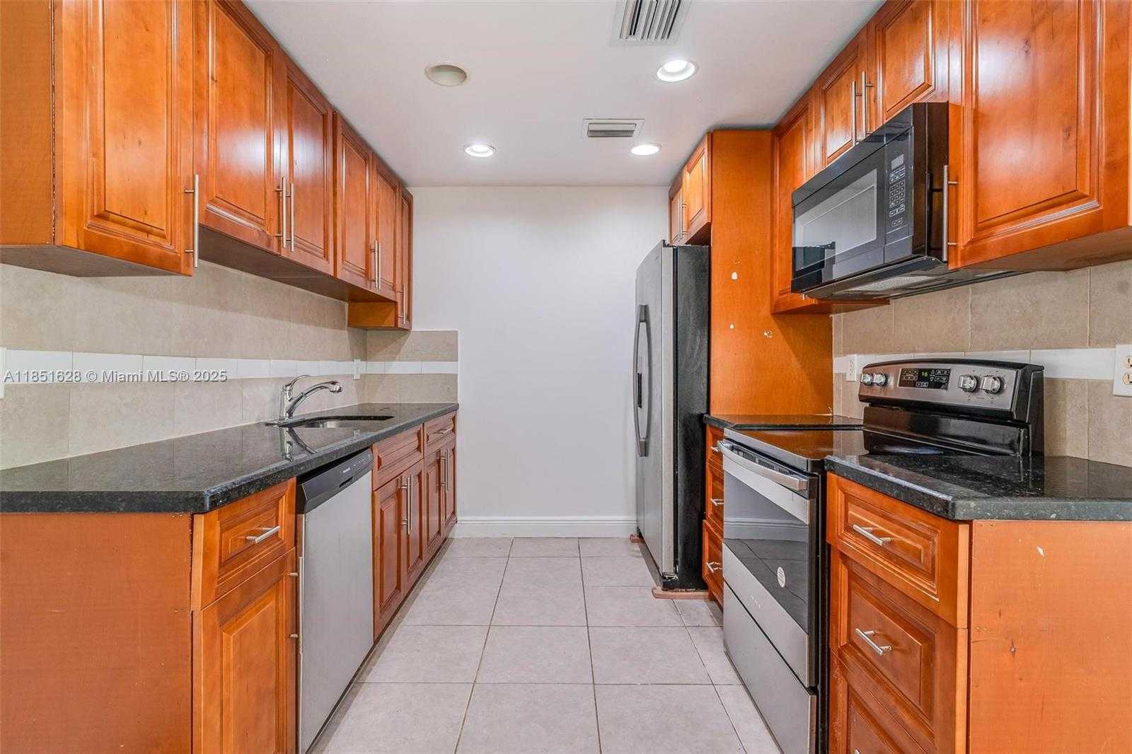 Small Image of 5615 SIMMS ST, Hollywood Number 6