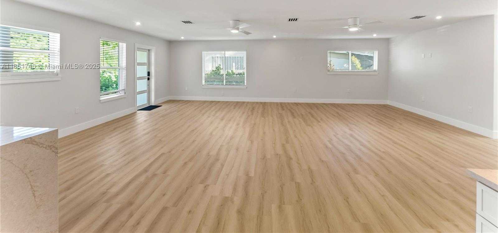 Small Image of 30 KEY HAVEN RD, Key West Number 11