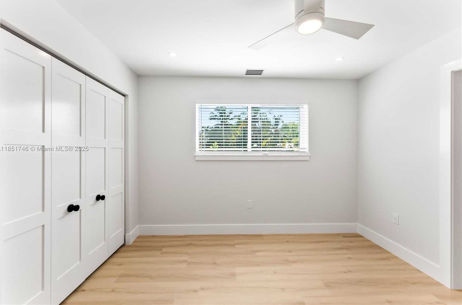 Small Image of 30 KEY HAVEN RD, Key West Number 13