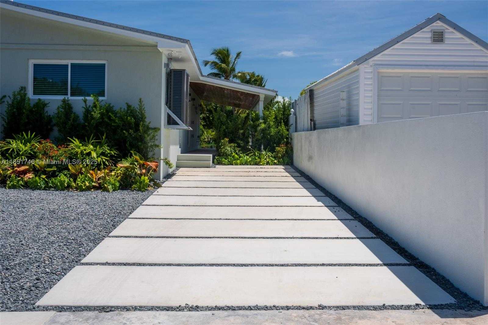 Small Image of 30 KEY HAVEN RD, Key West Number 19