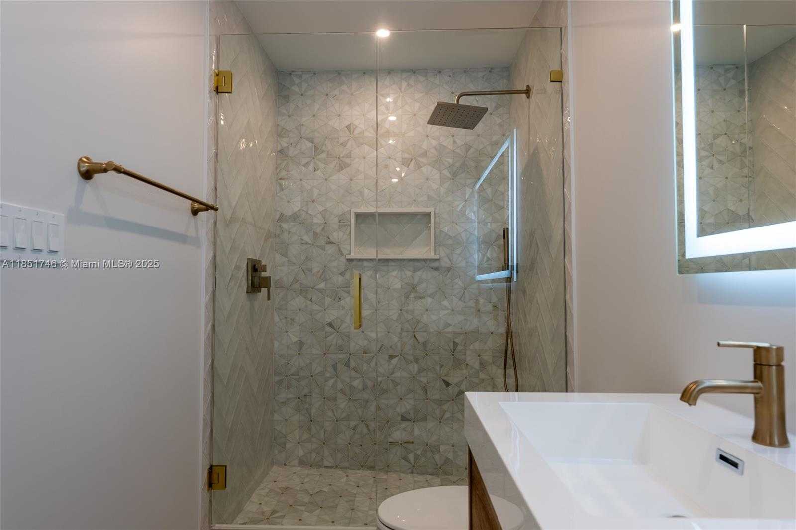 Small Image of 30 KEY HAVEN RD, Key West Number 5