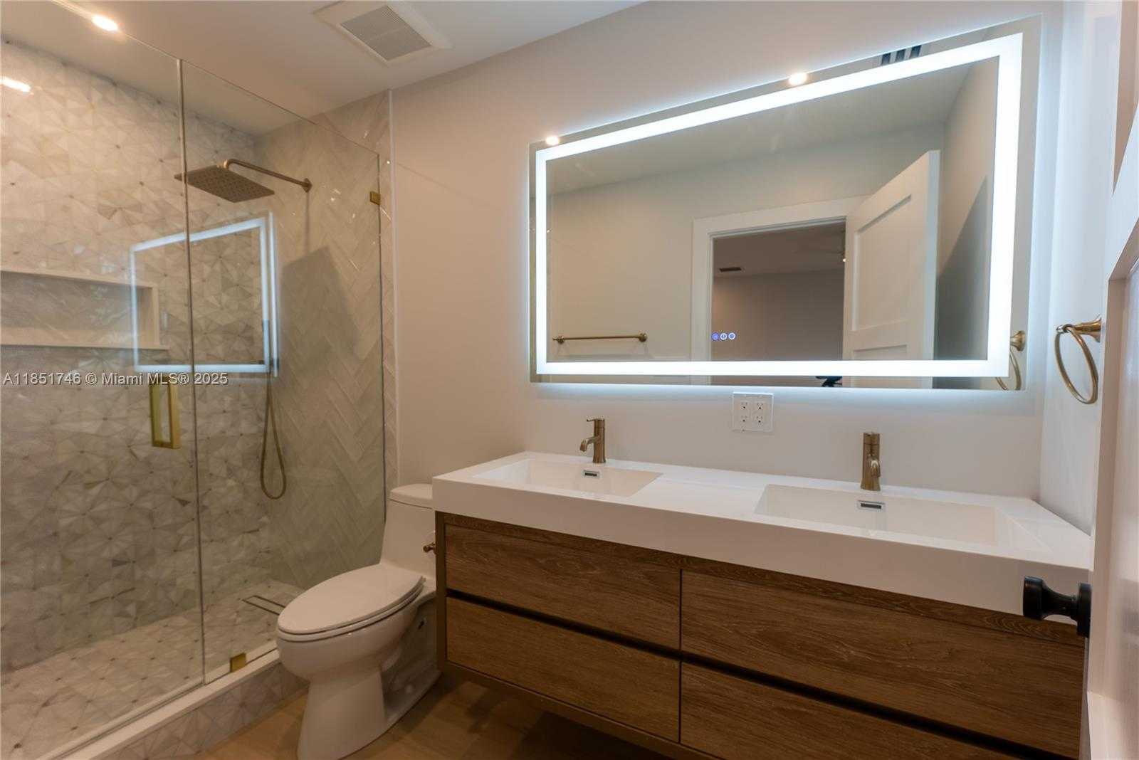 Small Image of 30 KEY HAVEN RD, Key West Number 7