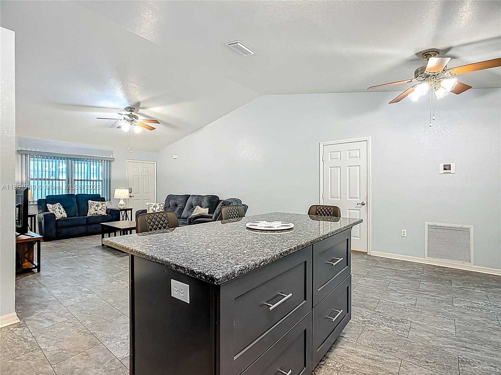 Small Image of 7040 TAMARIND, Lake Wales Number 11