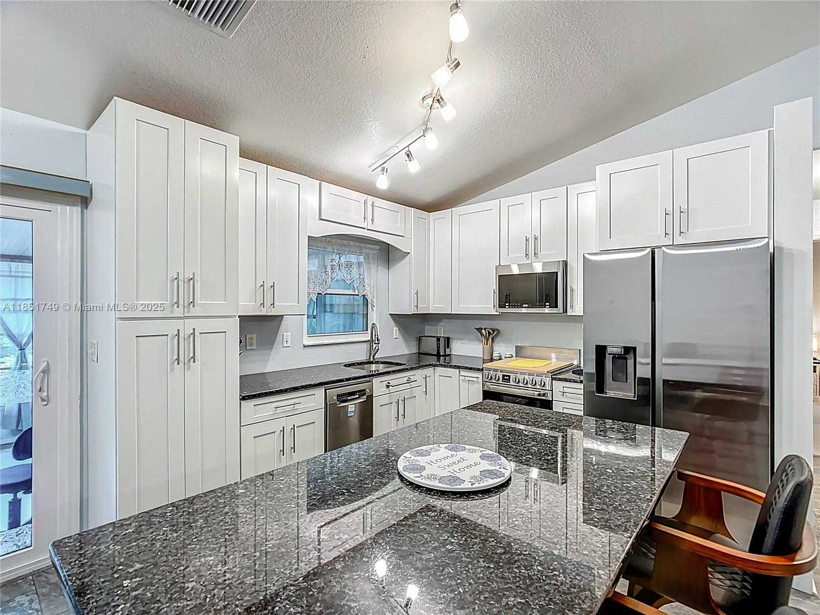 Small Image of 7040 TAMARIND, Lake Wales Number 13