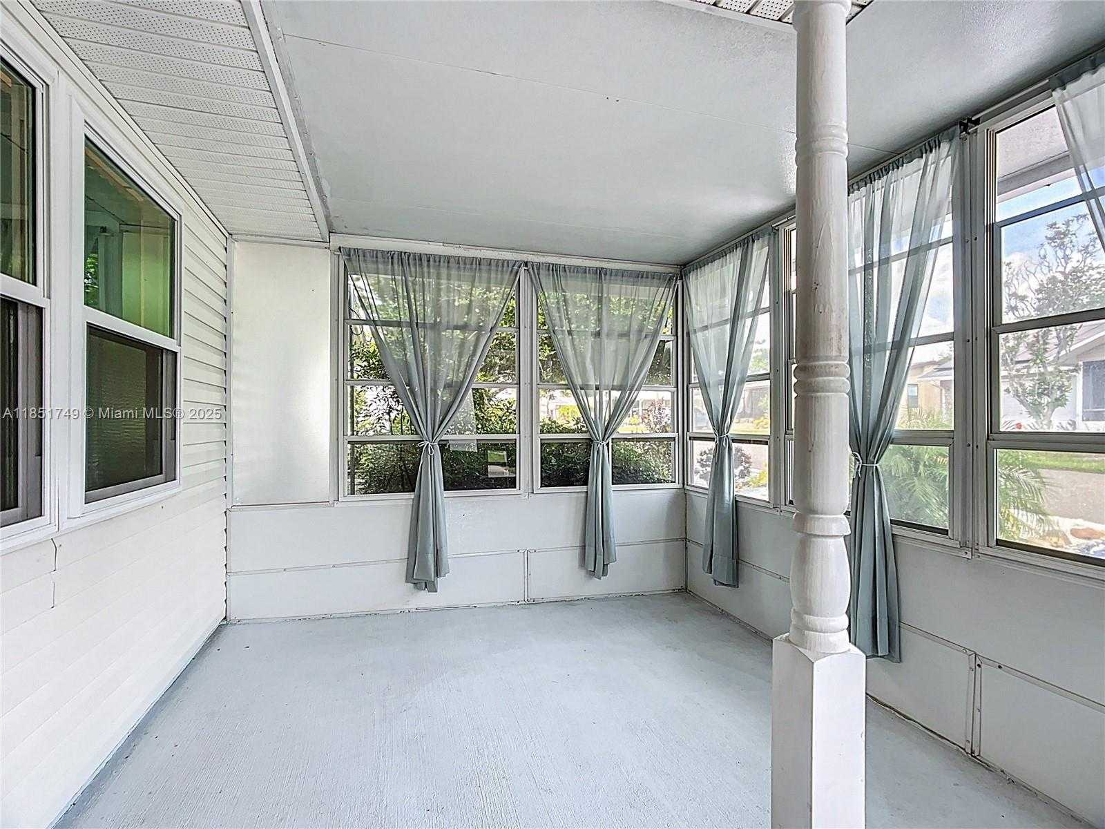 Small Image of 7040 TAMARIND, Lake Wales Number 2
