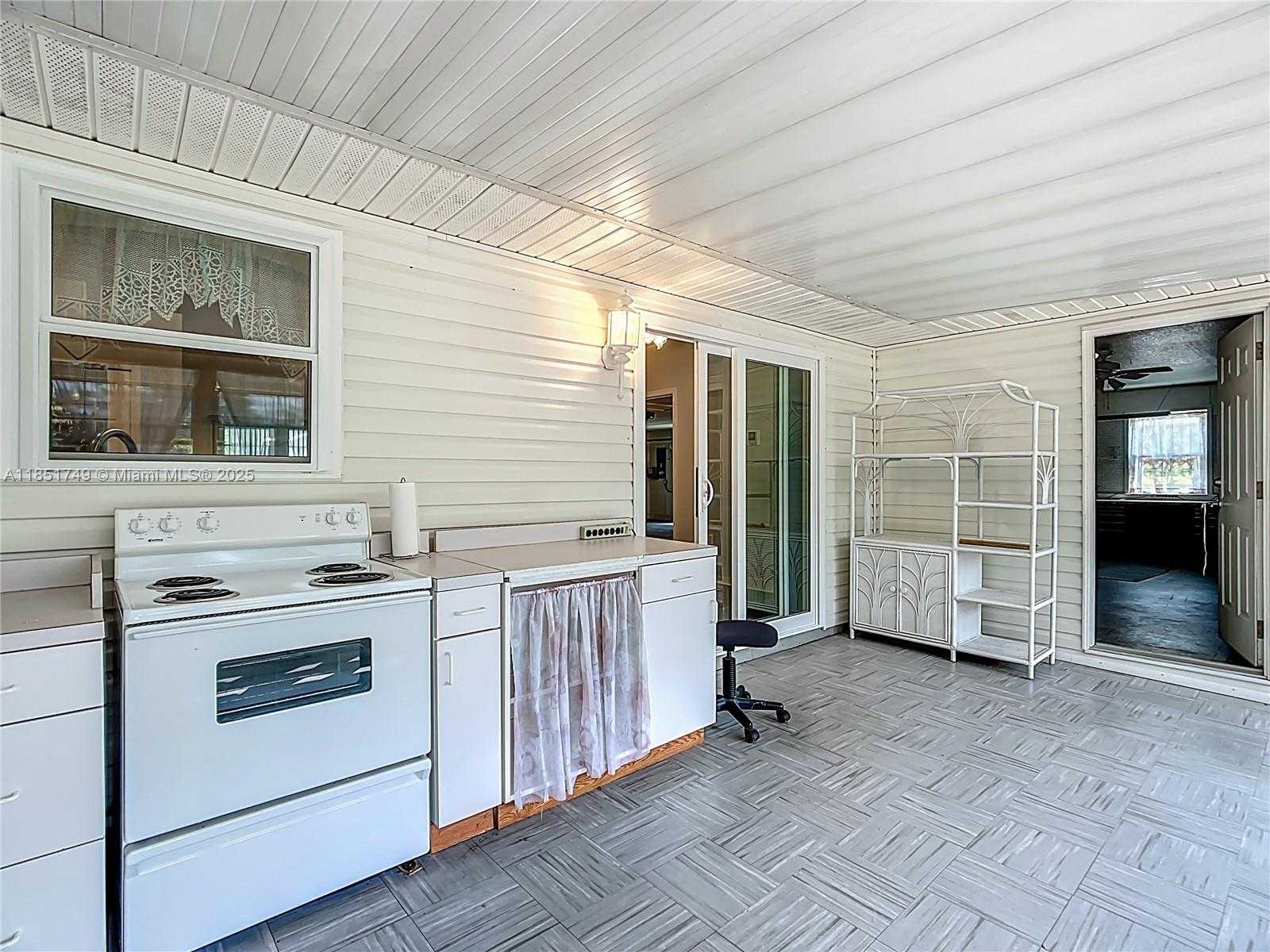 Small Image of 7040 TAMARIND, Lake Wales Number 28