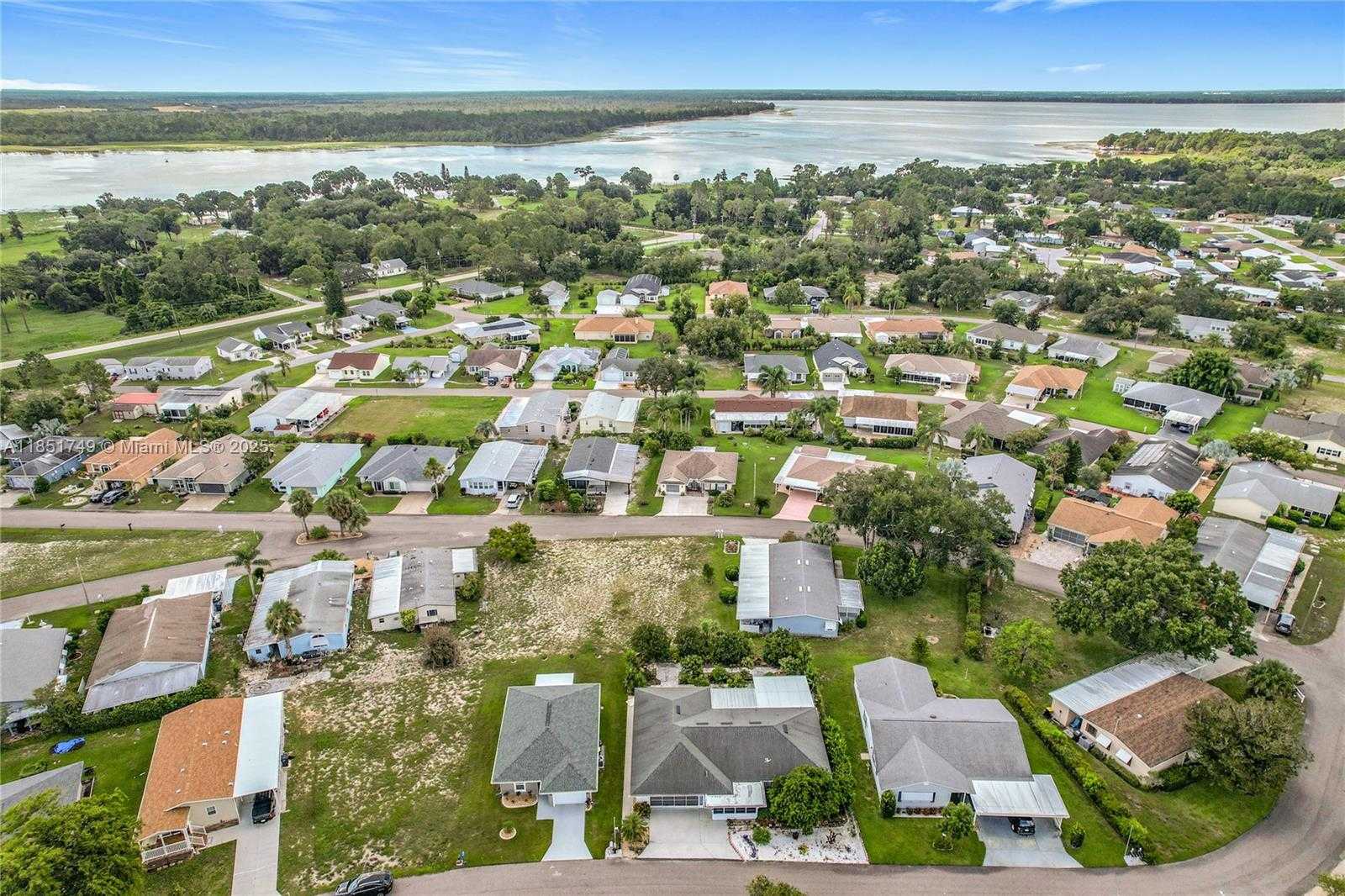 Small Image of 7040 TAMARIND, Lake Wales Number 35