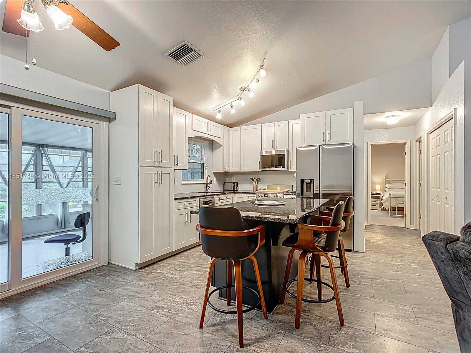 Small Image of 7040 TAMARIND, Lake Wales Number 8