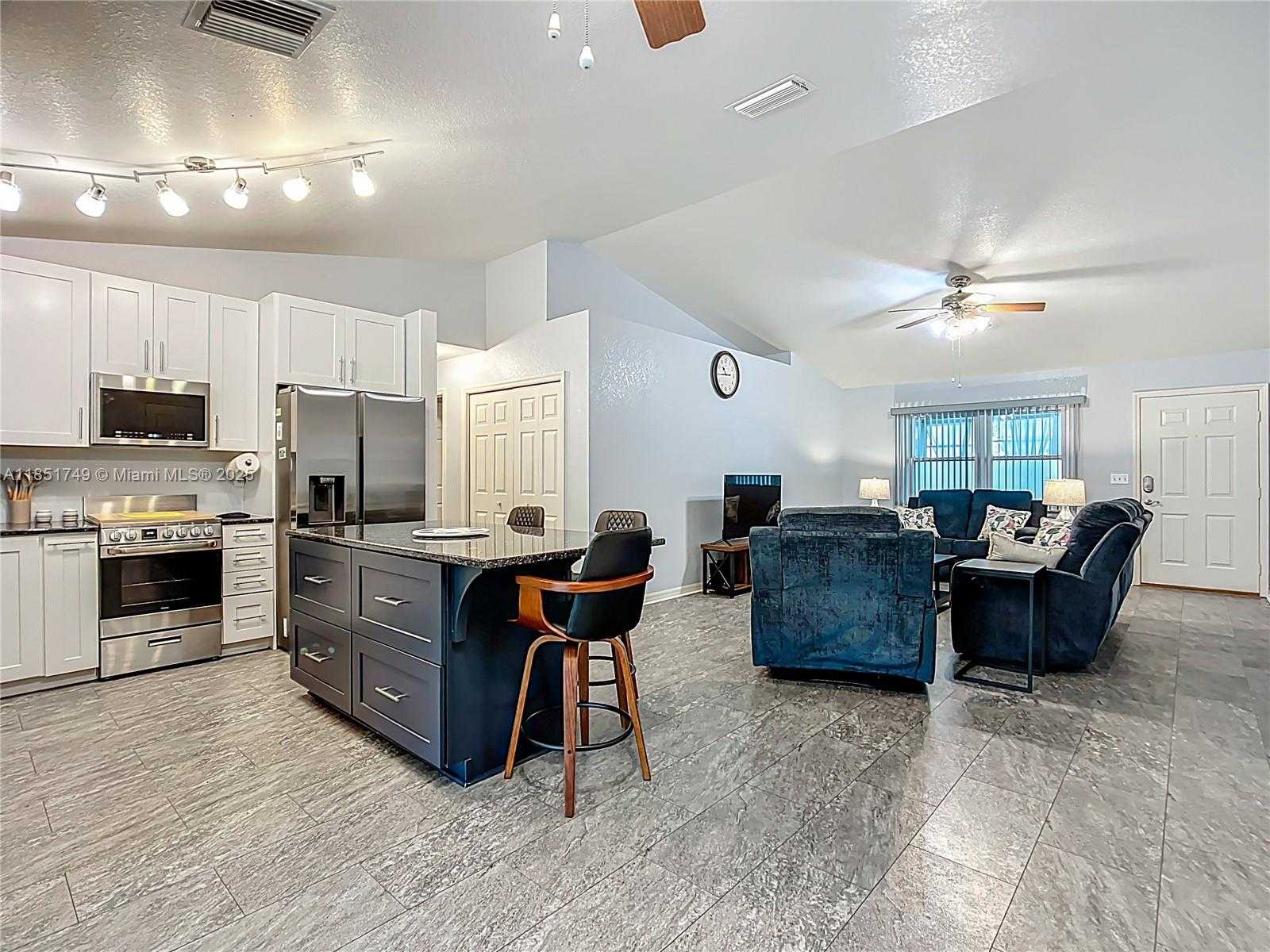 Small Image of 7040 TAMARIND, Lake Wales Number 9