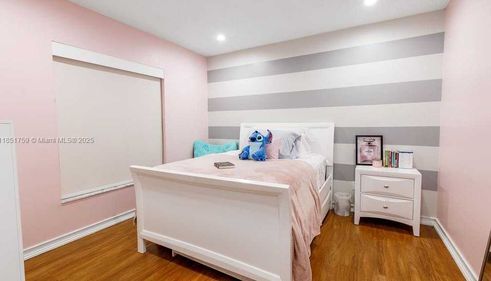Small Image of 2002 NORTH WEST 184TH WAY, Pembroke Pines Number 14