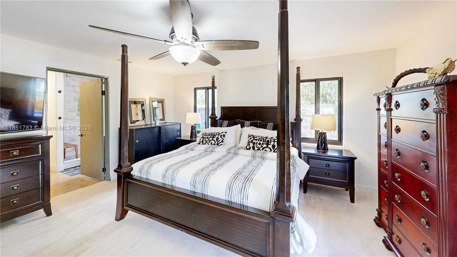 Small Image of 18830 SOUTH WEST 294TH TER, Homestead Number 23