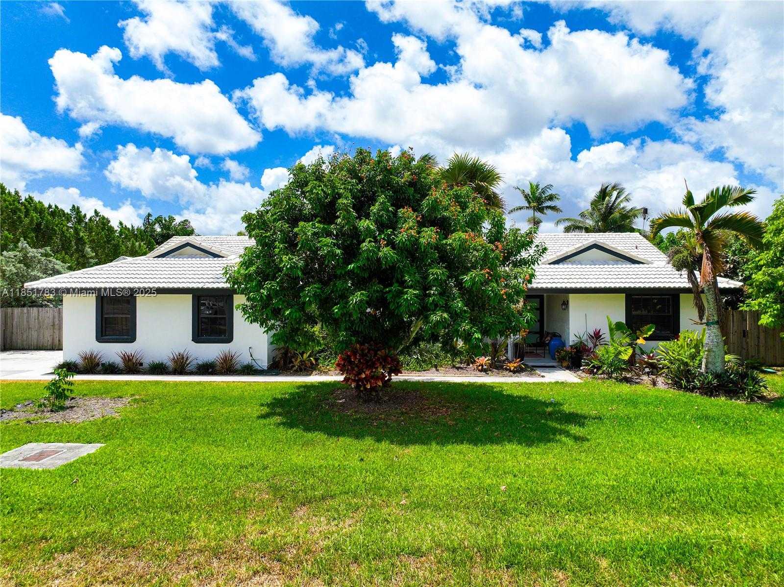 Small Image of 18830 SOUTH WEST 294TH TER, Homestead Number 43