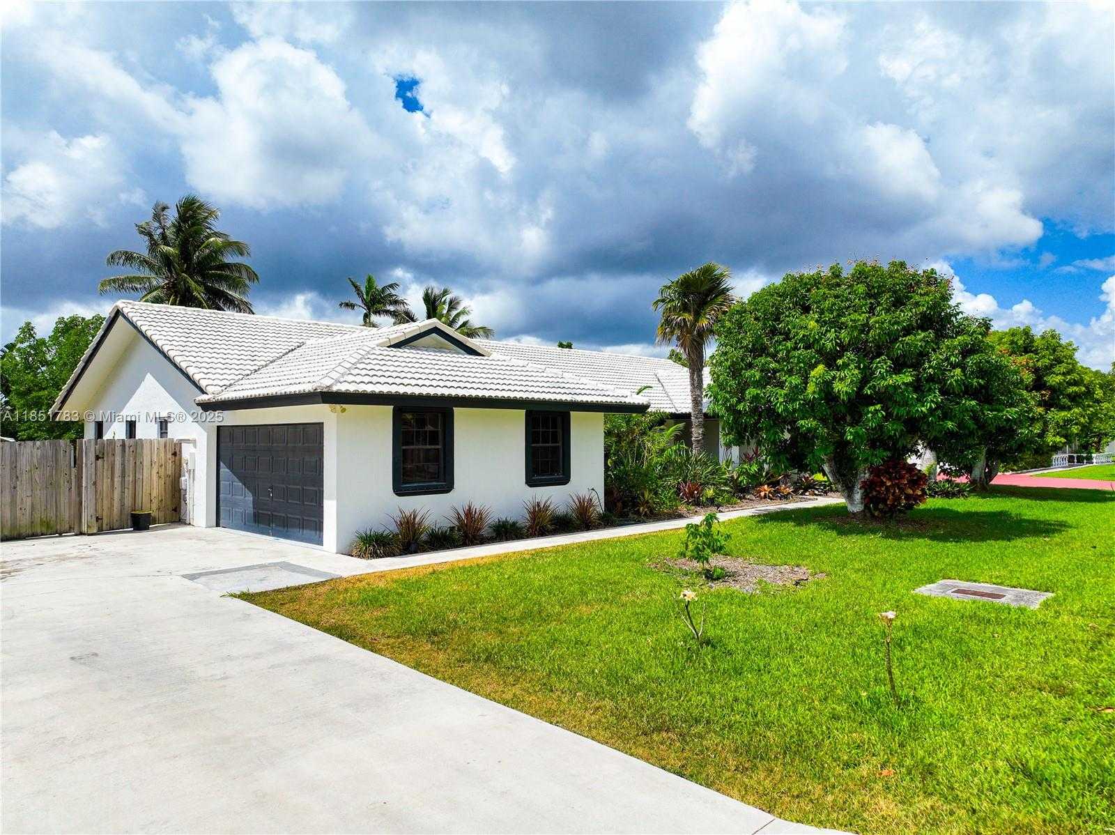 Small Image of 18830 SOUTH WEST 294TH TER, Homestead Number 45