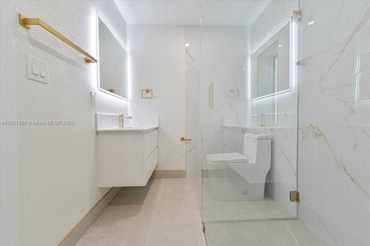 Small Image of 1026 WEST 32ND ST, Hialeah Number 13