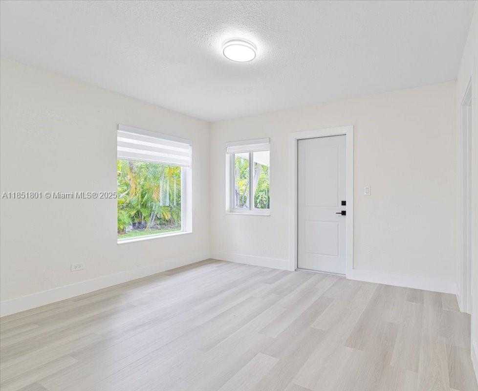 Small Image of 1026 WEST 32ND ST, Hialeah Number 18