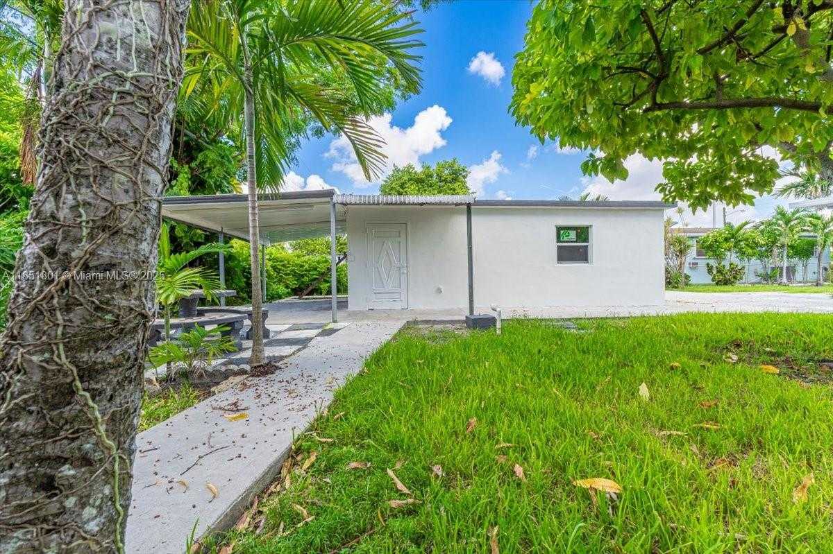 Small Image of 1026 WEST 32ND ST, Hialeah Number 29