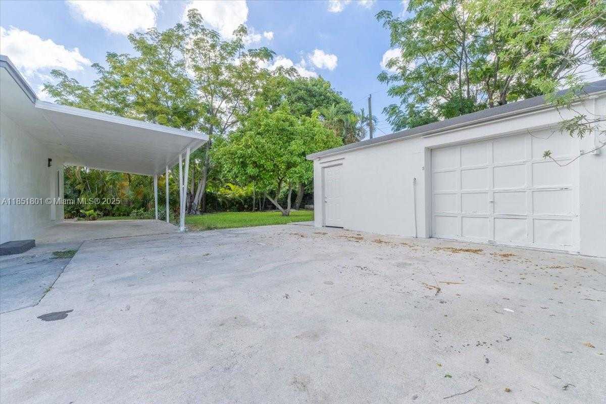 Small Image of 1026 WEST 32ND ST, Hialeah Number 30
