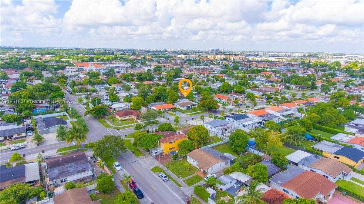 Small Image of 1026 WEST 32ND ST, Hialeah Number 37