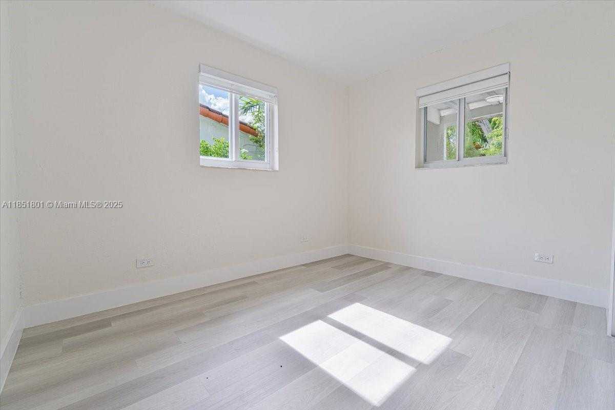 Small Image of 1026 WEST 32ND ST, Hialeah Number 4