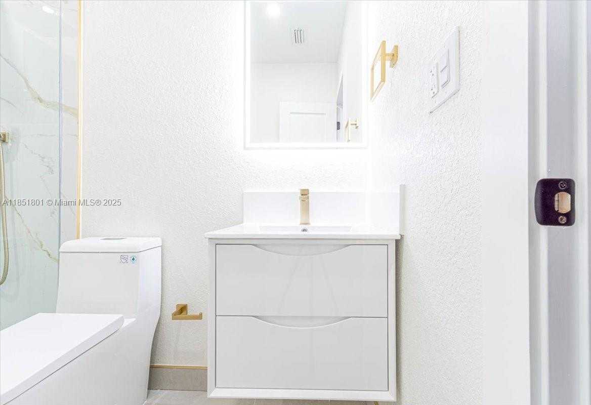 Small Image of 1026 WEST 32ND ST, Hialeah Number 8