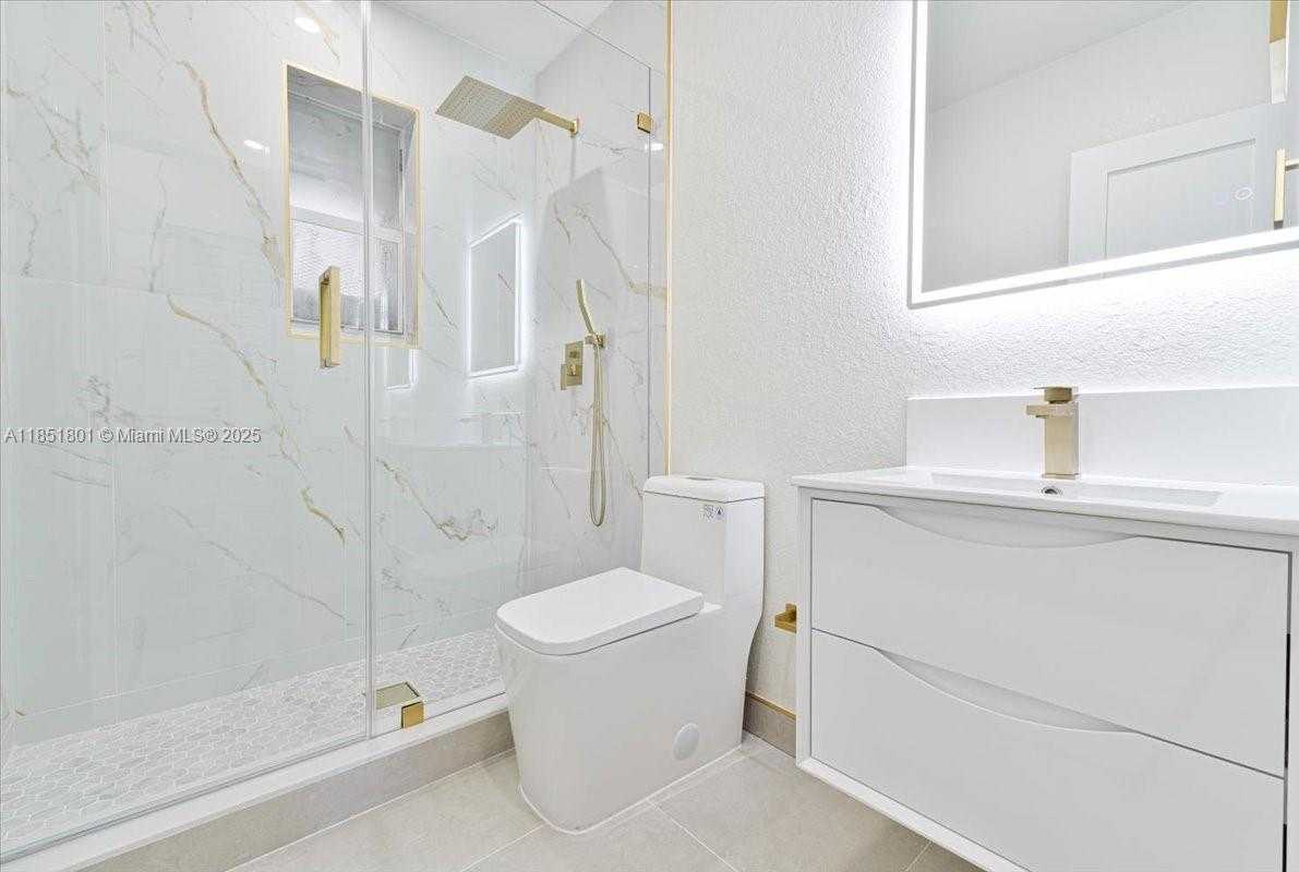 Small Image of 1026 WEST 32ND ST, Hialeah Number 9