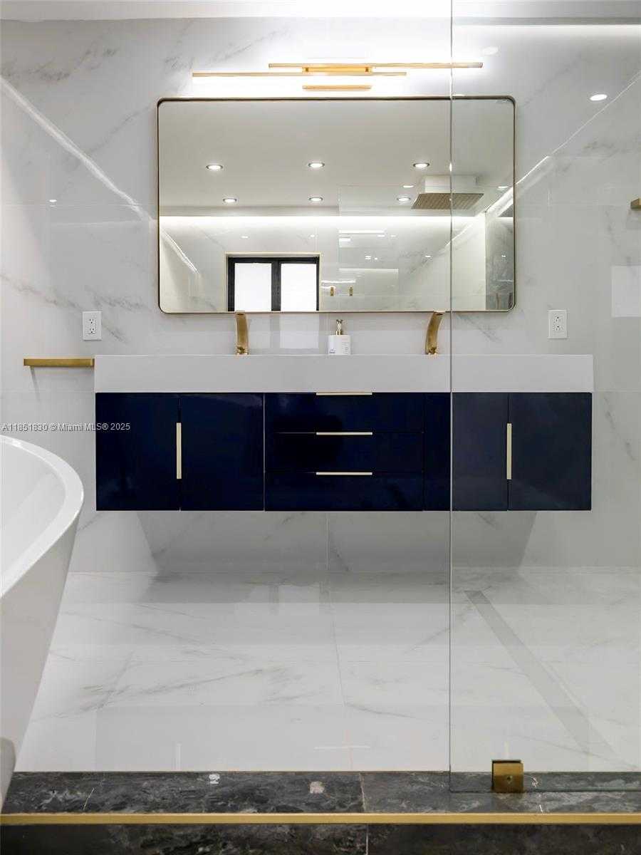 Small Image of 2931 SOUTH WEST 117TH AVE, Miami Number 25