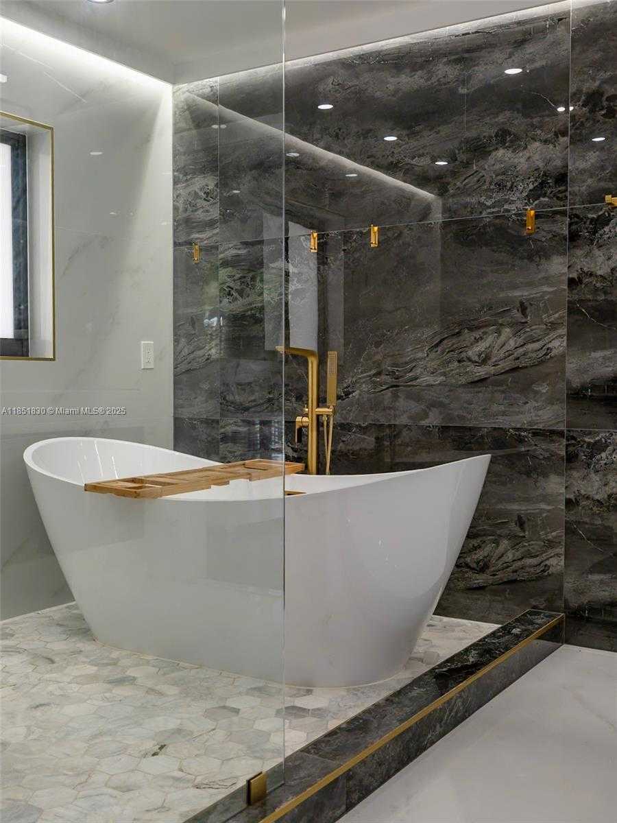Small Image of 2931 SOUTH WEST 117TH AVE, Miami Number 27