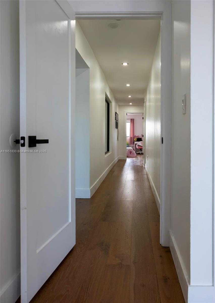 Small Image of 2931 SOUTH WEST 117TH AVE, Miami Number 37