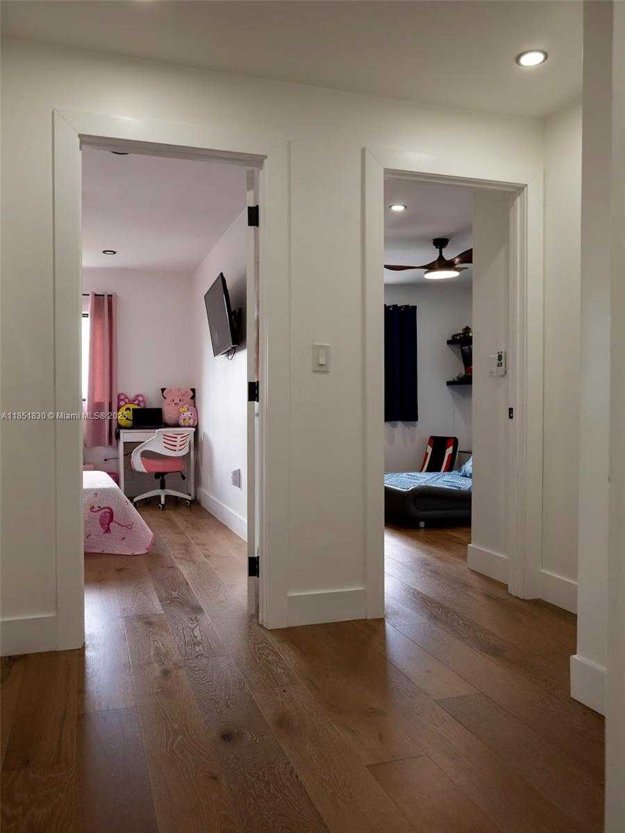 Small Image of 2931 SOUTH WEST 117TH AVE, Miami Number 43