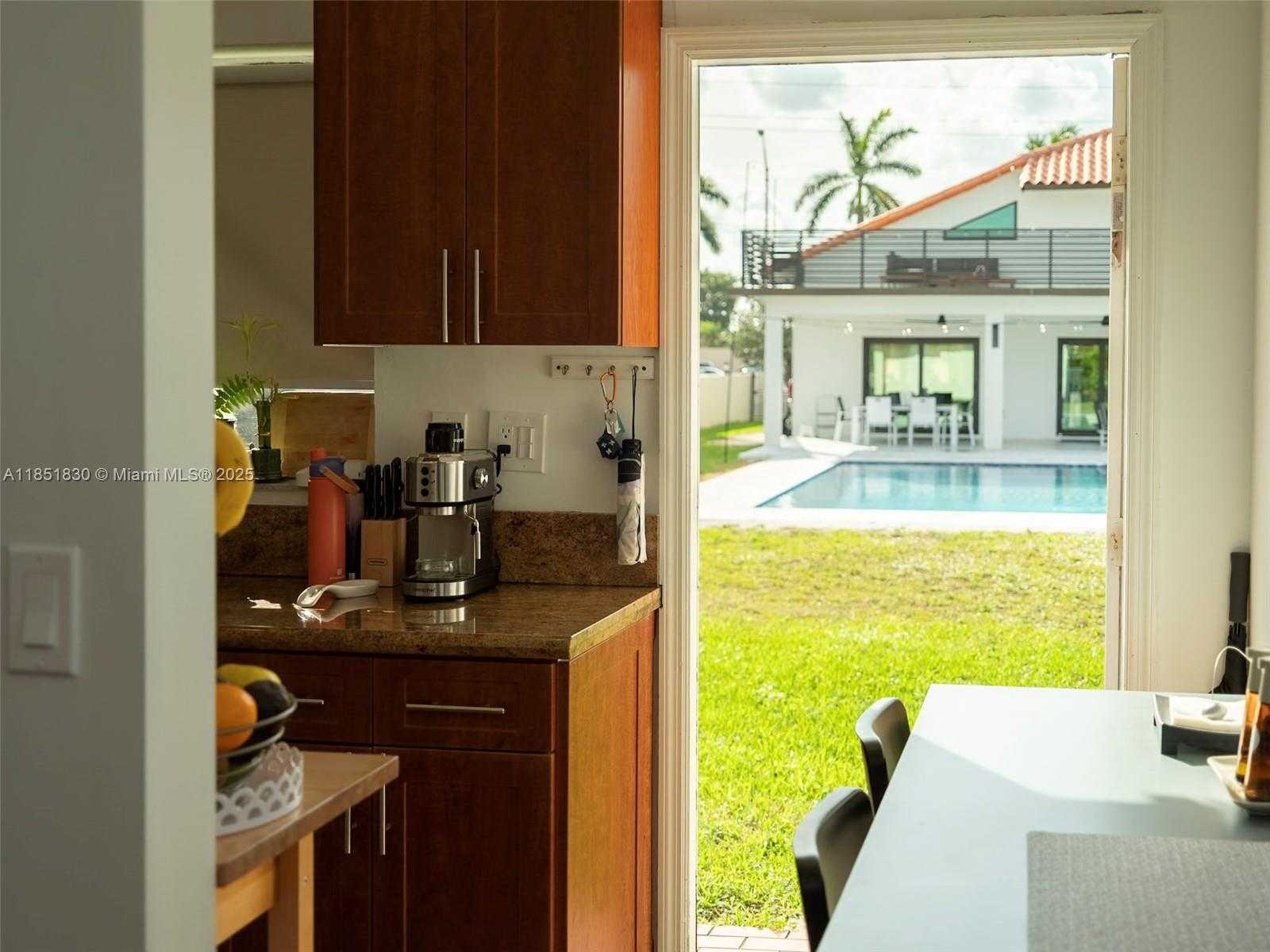 Small Image of 2931 SOUTH WEST 117TH AVE, Miami Number 59