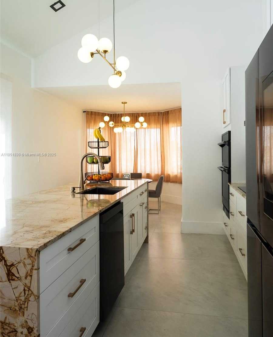 Small Image of 2931 SOUTH WEST 117TH AVE, Miami Number 8