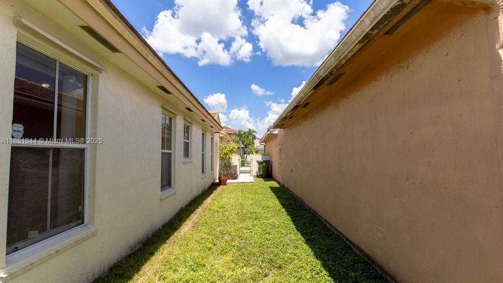 Small Image of 18446 NORTH WEST 21ST STREET, Pembroke Pines Number 21