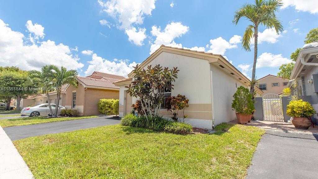 Small Image of 18446 NORTH WEST 21ST STREET, Pembroke Pines Number 25