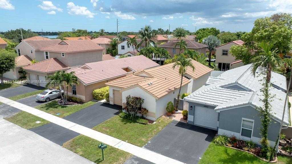 Small Image of 18446 NORTH WEST 21ST STREET, Pembroke Pines Number 27