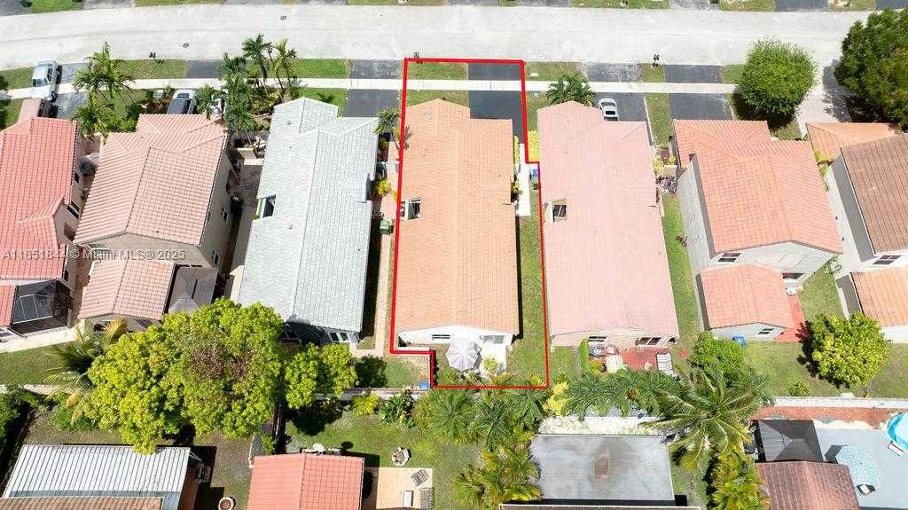 Small Image of 18446 NORTH WEST 21ST STREET, Pembroke Pines Number 30