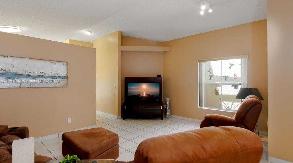 Small Image of 18446 NORTH WEST 21ST STREET, Pembroke Pines Number 8