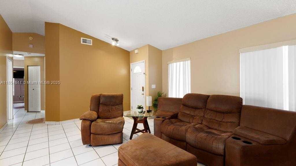 Small Image of 18446 NORTH WEST 21ST STREET, Pembroke Pines Number 9