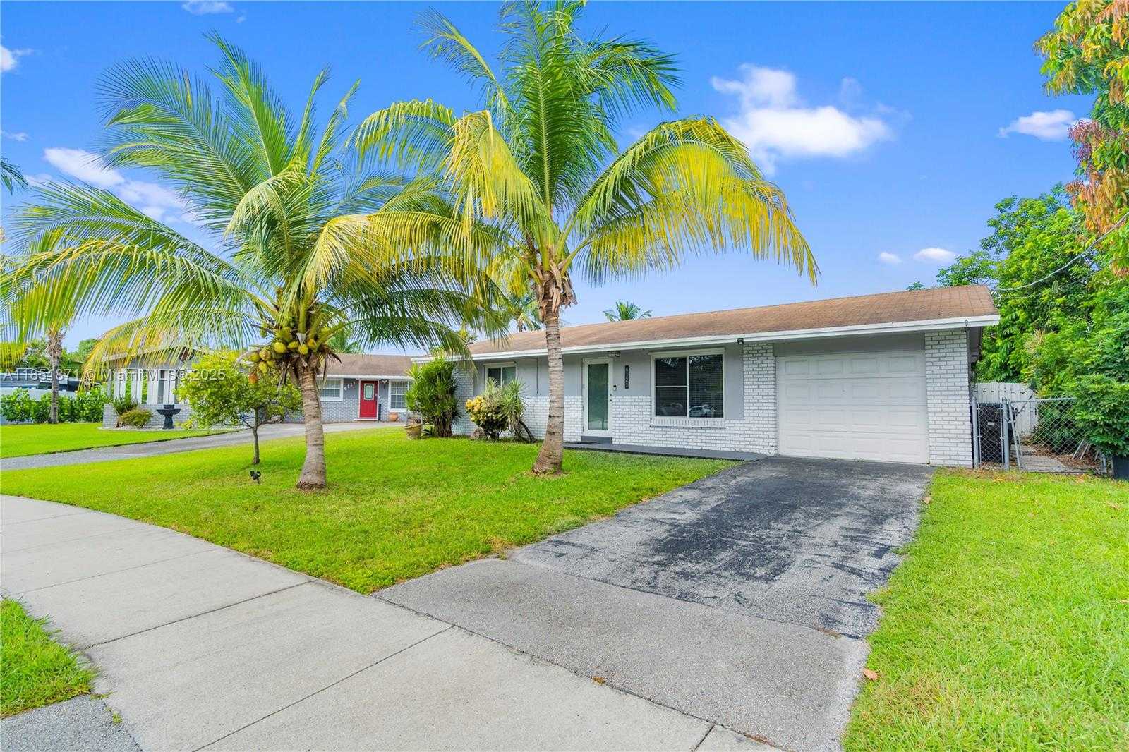 Small Image of 6121 NORTH WEST 45TH AVE, Fort Lauderdale Number 2