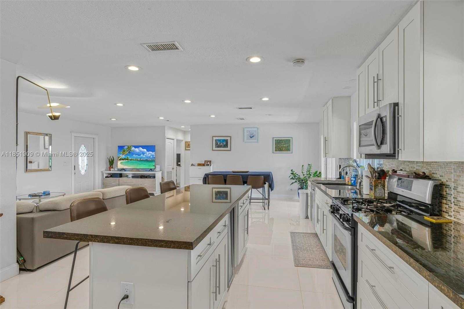 Small Image of 8220 SOUTH WEST 203RD ST, Cutler Bay Number 11
