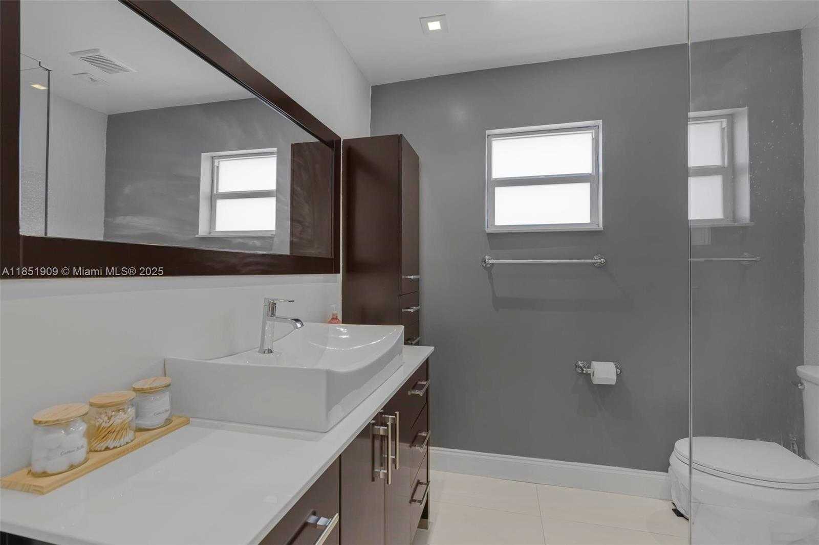 Small Image of 8220 SOUTH WEST 203RD ST, Cutler Bay Number 16