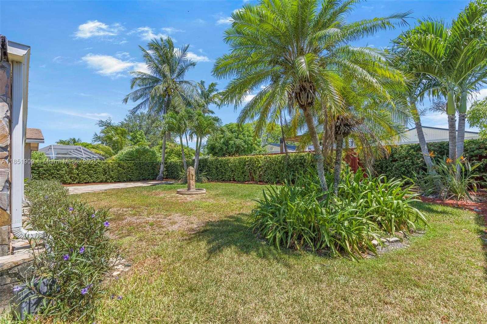 Small Image of 8220 SOUTH WEST 203RD ST, Cutler Bay Number 22