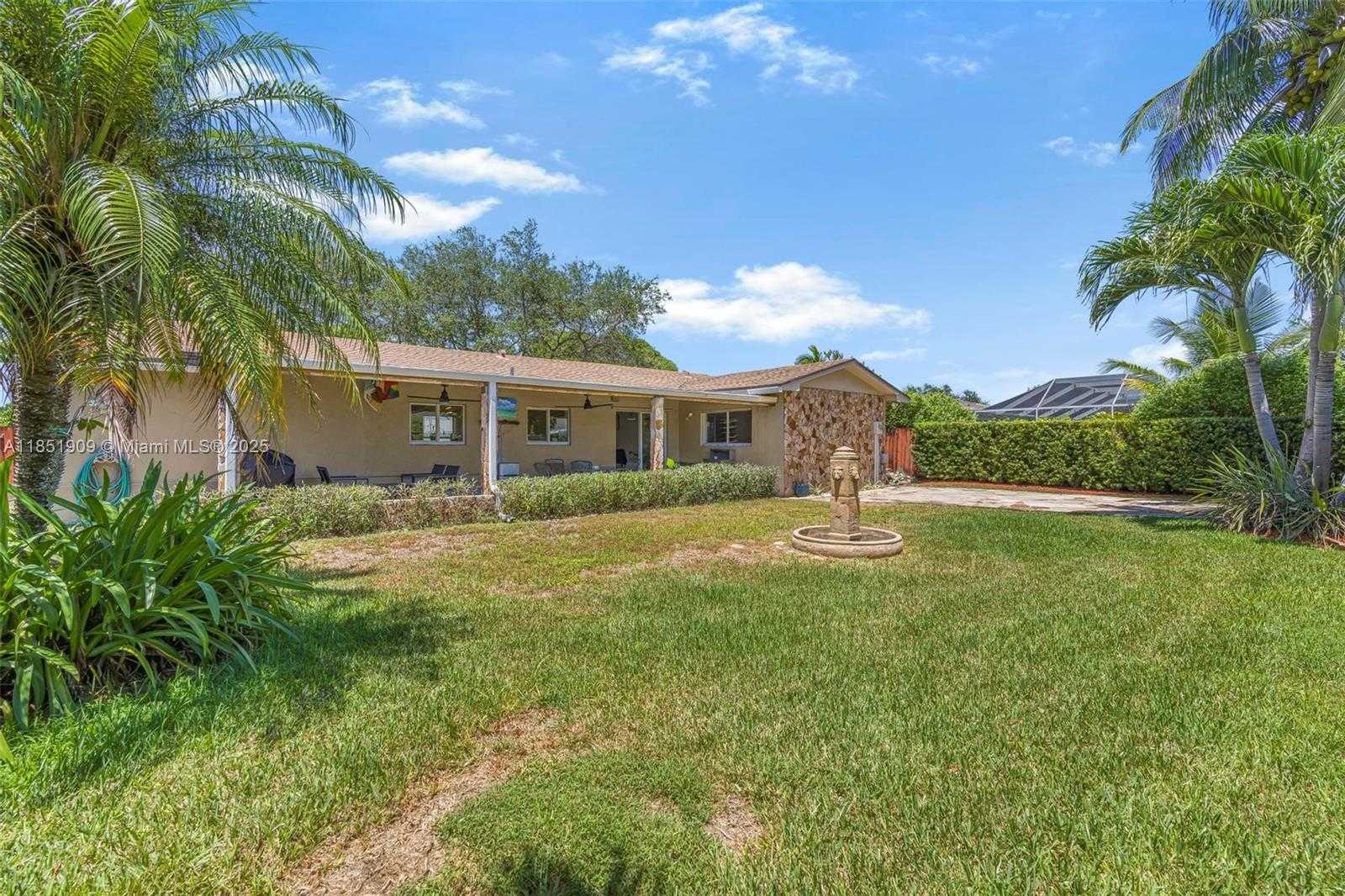 Small Image of 8220 SOUTH WEST 203RD ST, Cutler Bay Number 23