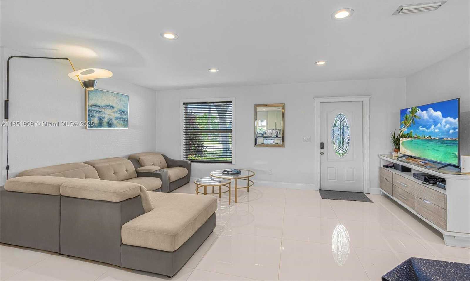Small Image of 8220 SOUTH WEST 203RD ST, Cutler Bay Number 6