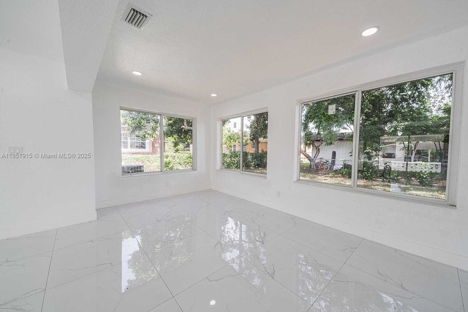 Small Image of 7721 INDIGO ST, Miramar Number 15