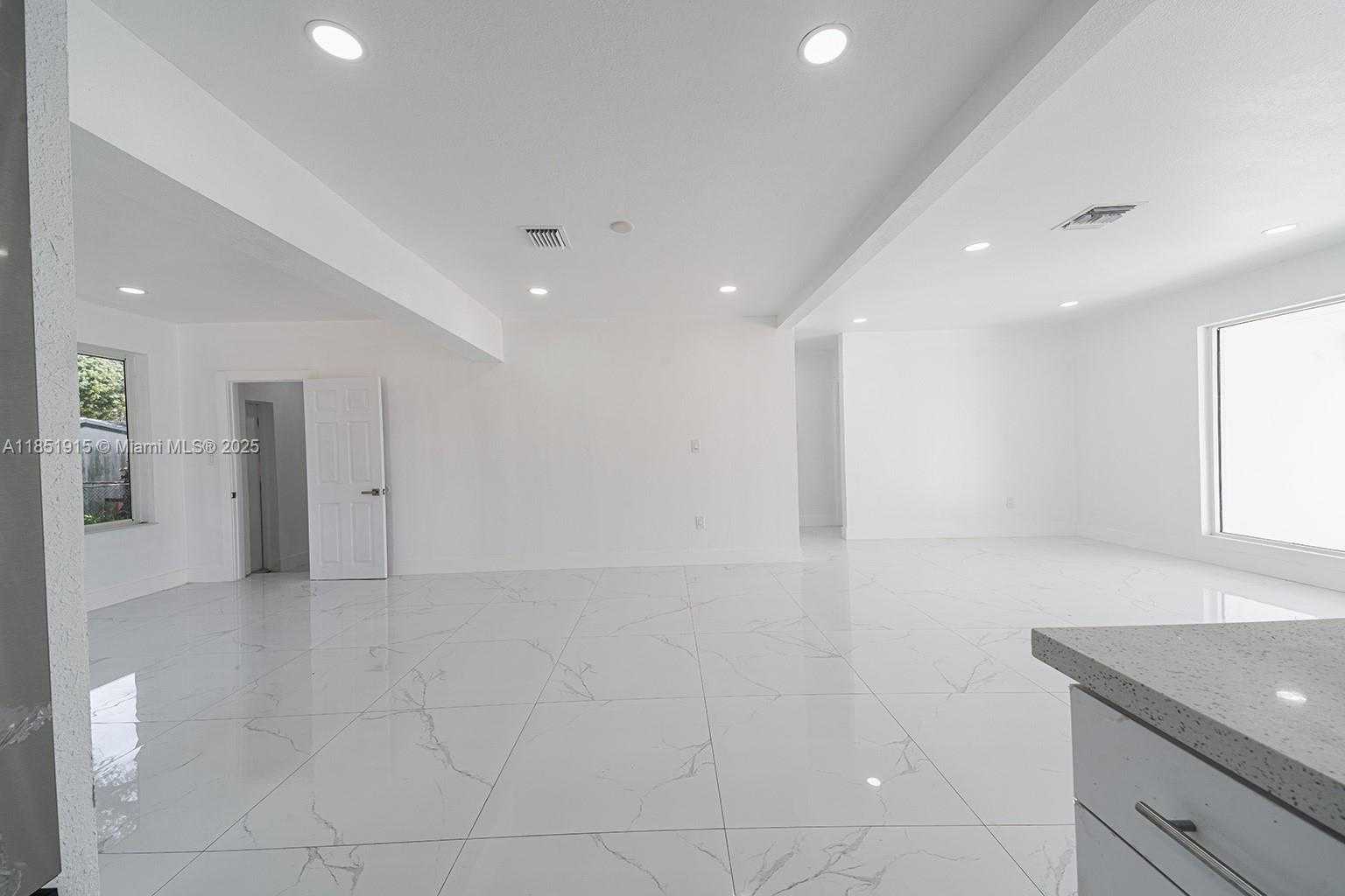 Small Image of 7721 INDIGO ST, Miramar Number 9