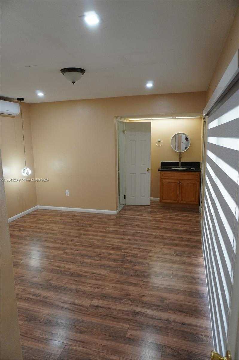 Small Image of 7140 NORTH WEST 24TH ST, Sunrise Number 13